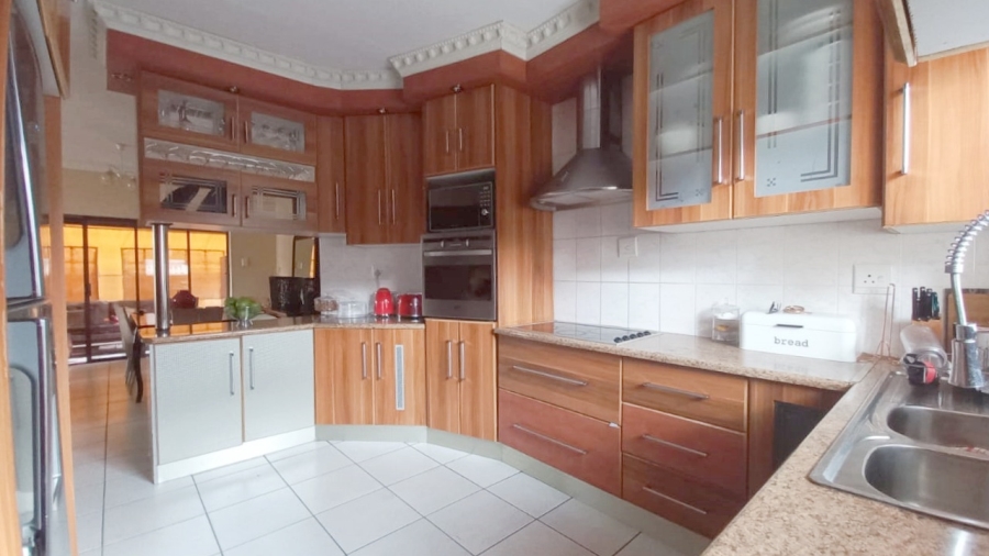To Let 4 Bedroom Property for Rent in Mandela View Free State